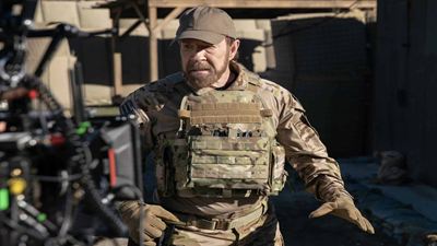 En 2024, Chuck Norris revient au cinéma dans Agent Recon